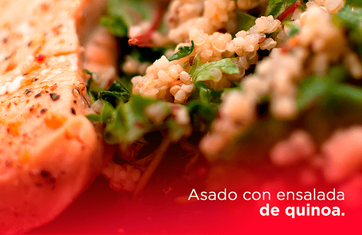 710_Salmo╠ün-asado-con-ensalada-de-quinoa