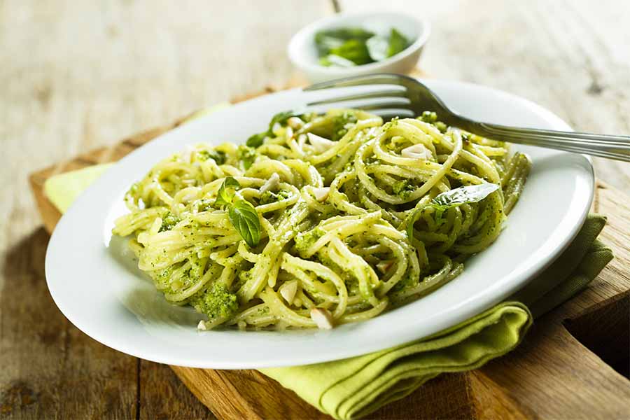 Pasta en crema de aguacate